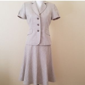 ALEX MARIE Elegant Beige Women's Skirt Suit Size 4